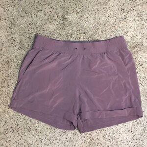 Lululemon Spring Break Away Short *4-way Stretch 3"
Frosted Mulberry